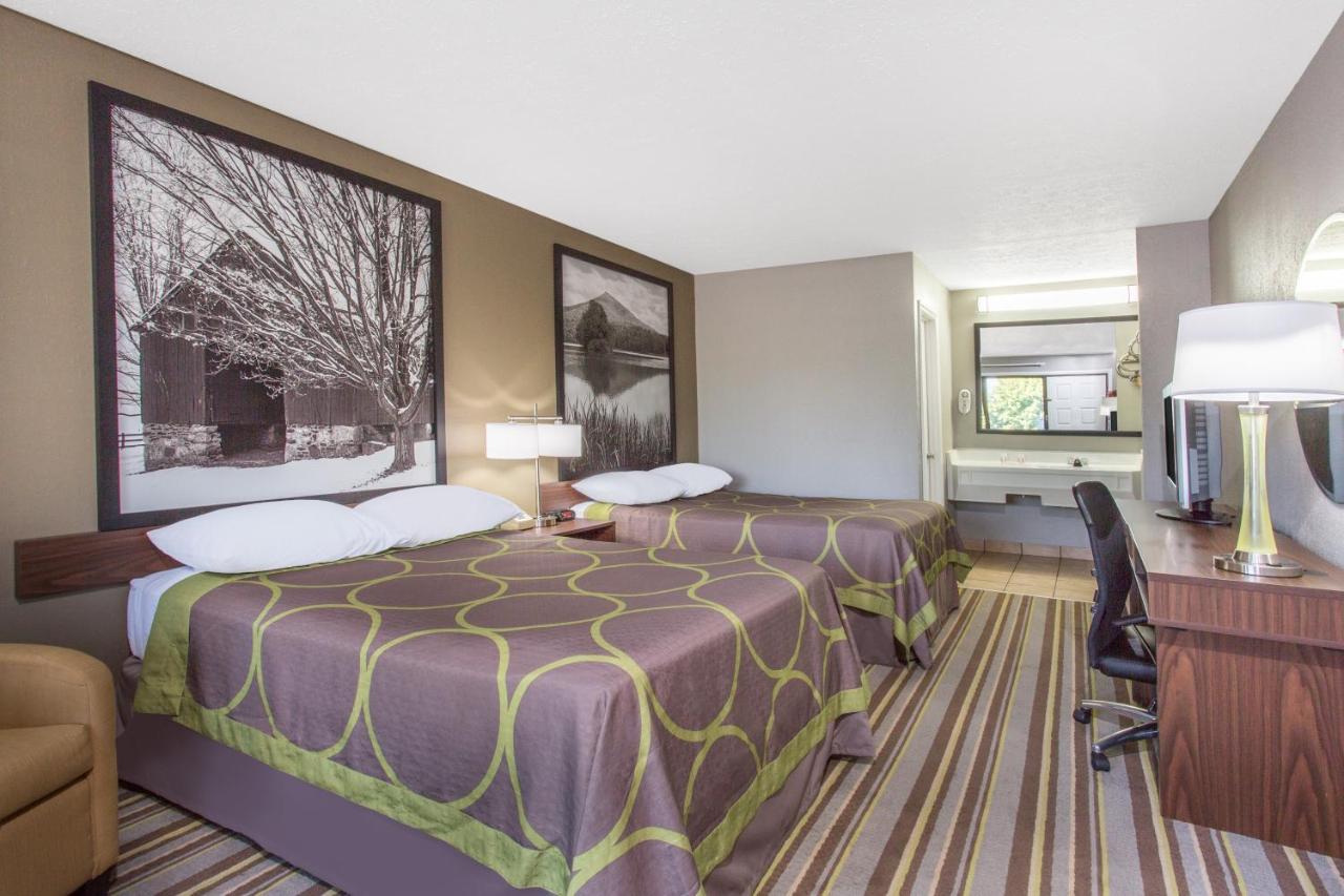 Double Room with Two Double Beds - Smoking at Super 8 by Wyndham Wytheville