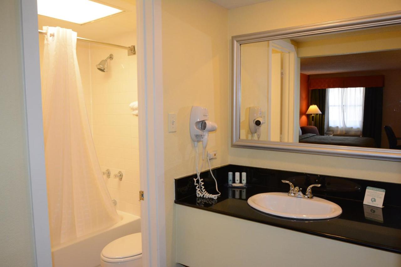 Presidential King Suite at Studio 6 Suites North Richland Hills, TX