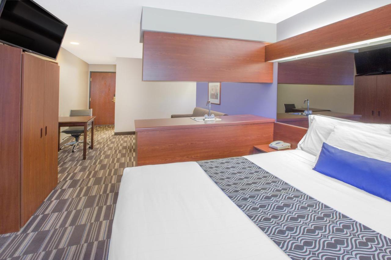 One-Bedroom Suite - Disability Access/Non-Smoking at Microtel Inn & Suites by Wyndham Manistee
