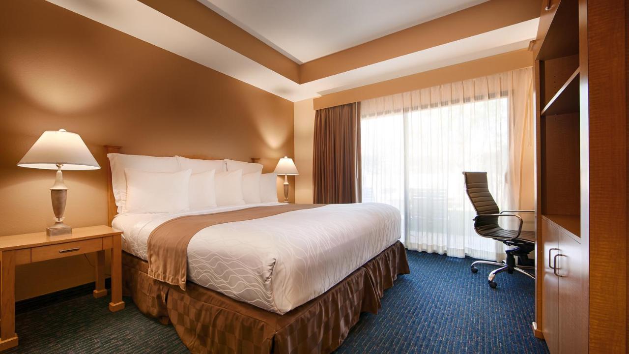 King Suite - Non-Smoking at Best Western Plus Palm Desert Resort