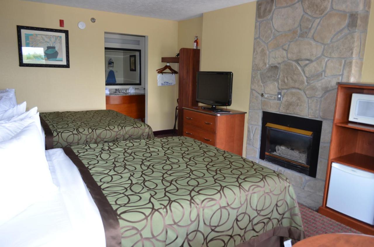Deluxe Queen Room with Two Queen Beds - Non-Smoking at Baymont by Wyndham Pigeon Forge near Island Drive