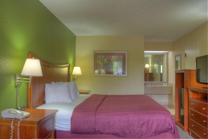 King Room - Non-Smoking at Quality Inn Merchants Drive