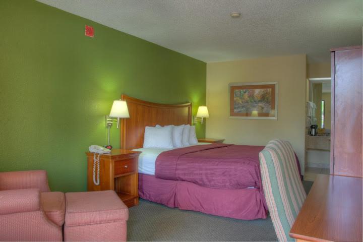 King Room - Non-Smoking at Quality Inn Merchants Drive