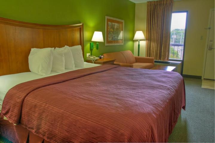 King Room - Non-Smoking at Quality Inn Merchants Drive
