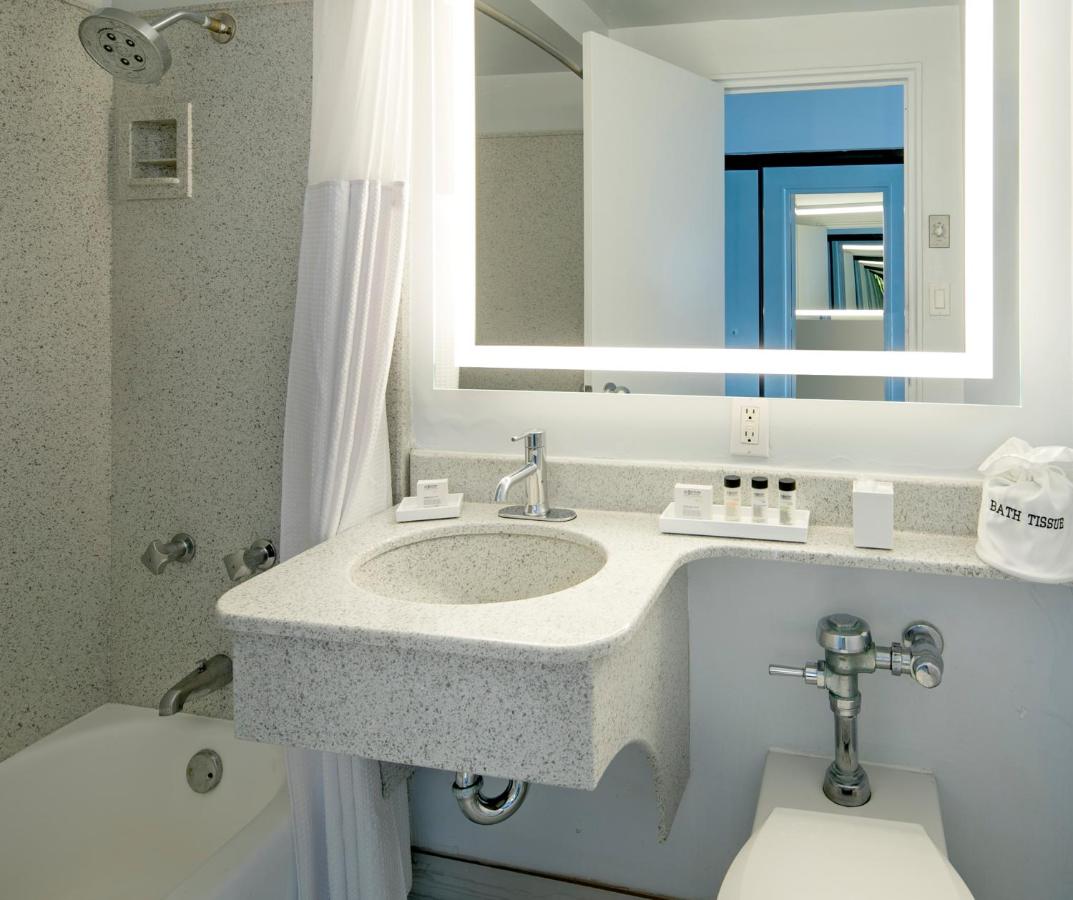 Suite with Sea View at La Jolla Cove Suites