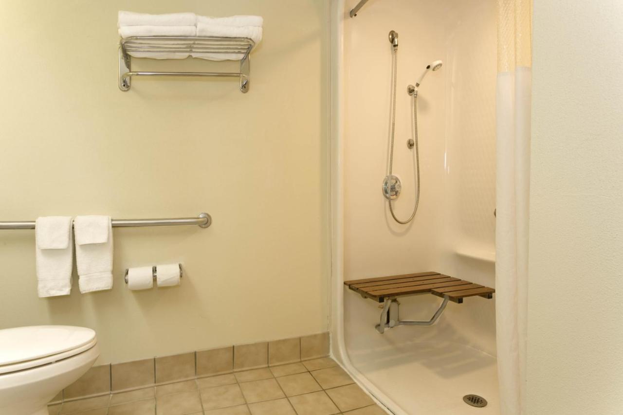 King Room - Mobility Access/Non-Smoking at Baymont by Wyndham Mason