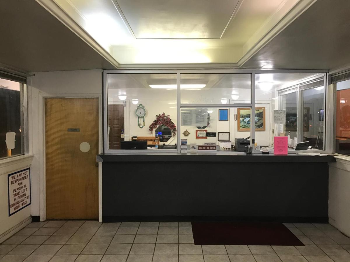 | Flagship Inn