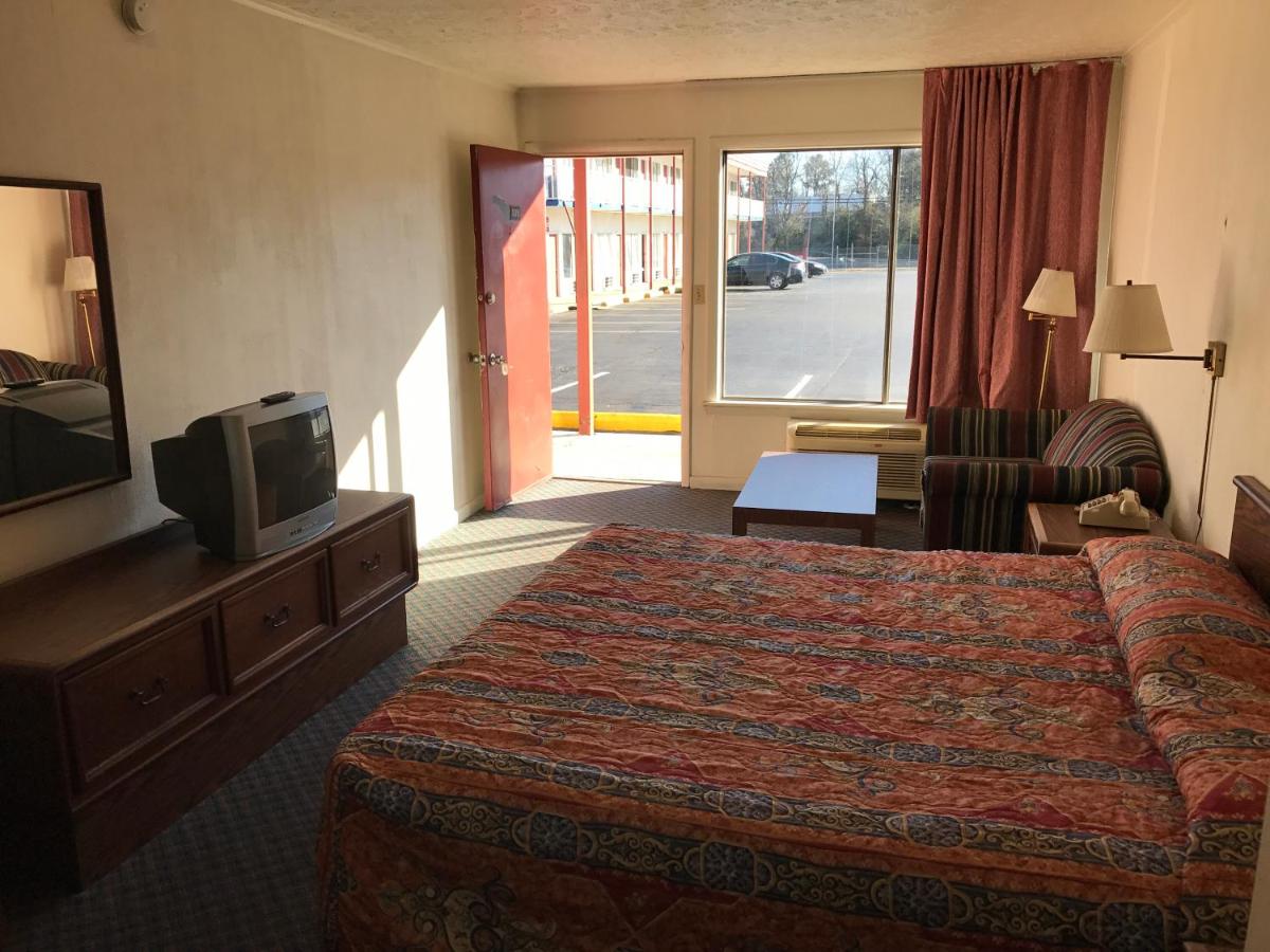 | Flagship Inn