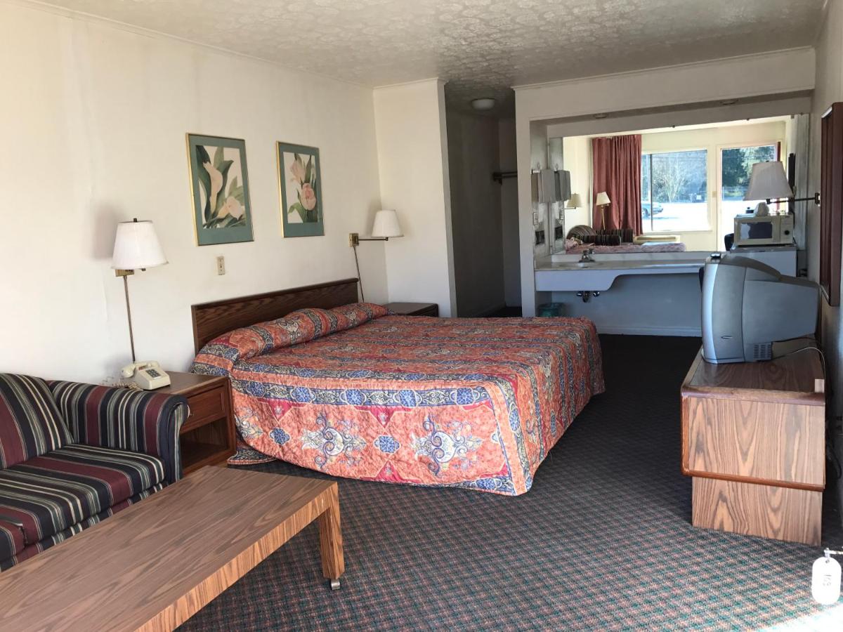 | Flagship Inn