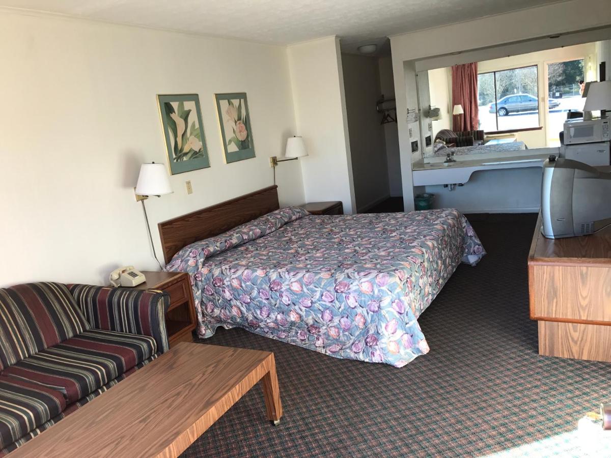 | Flagship Inn