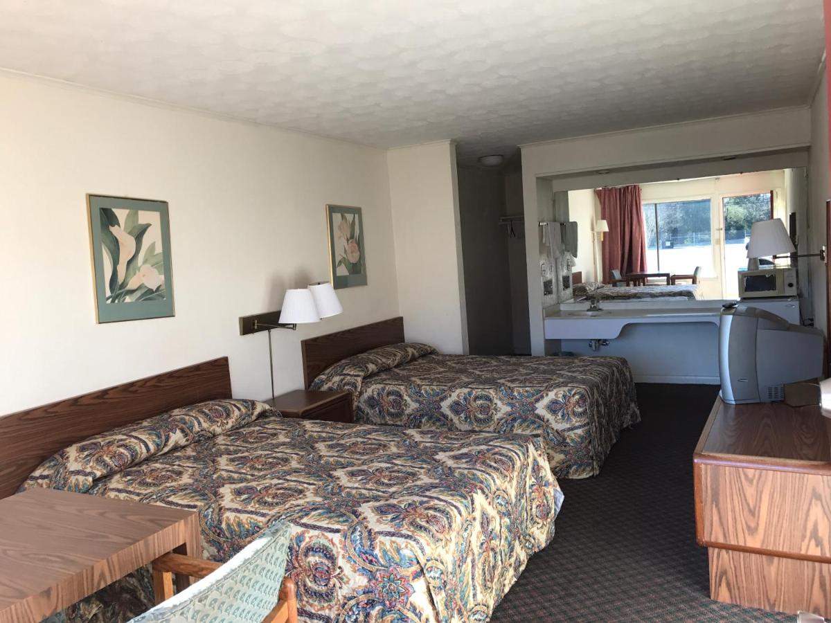 | Flagship Inn