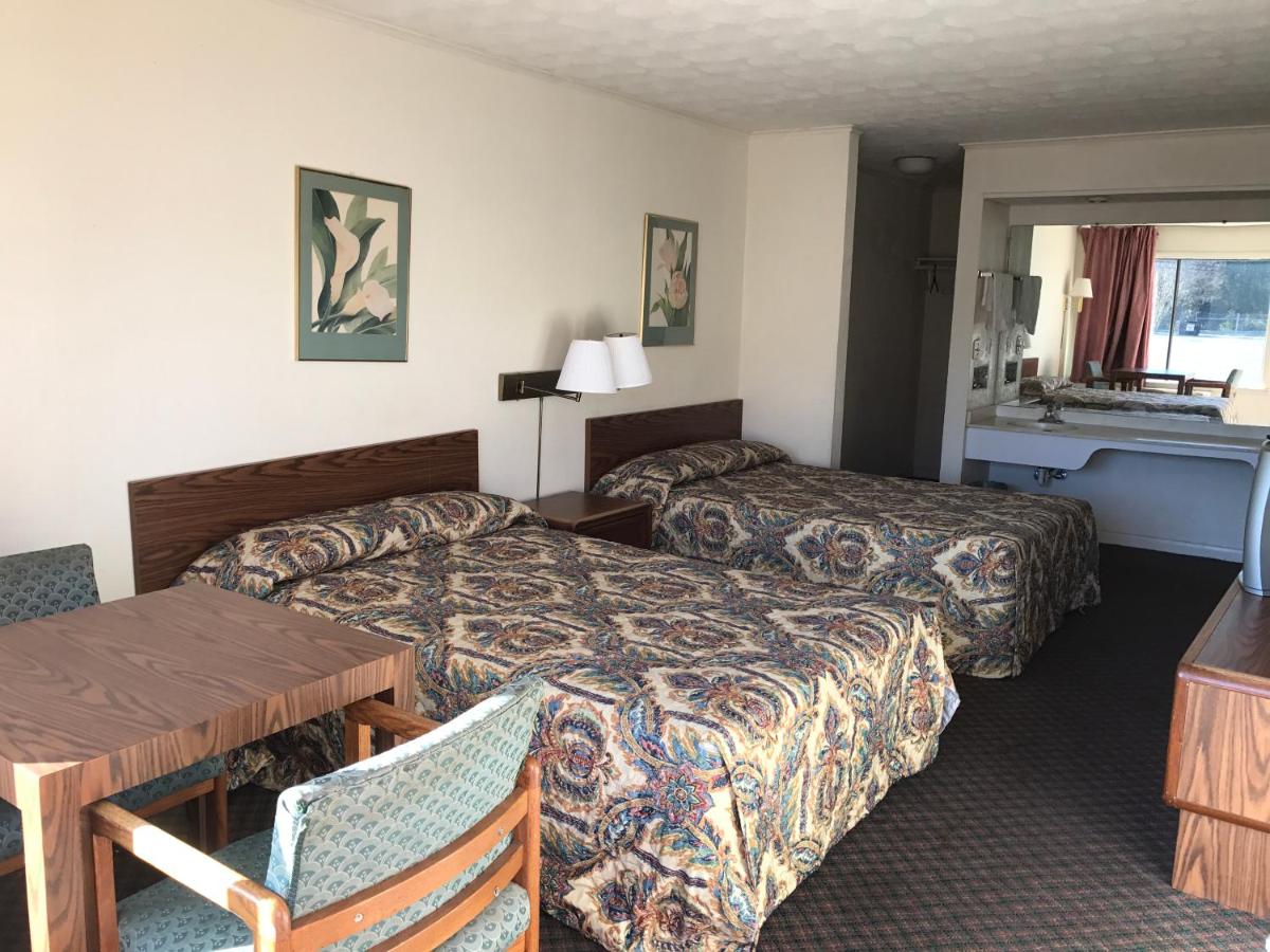 | Flagship Inn