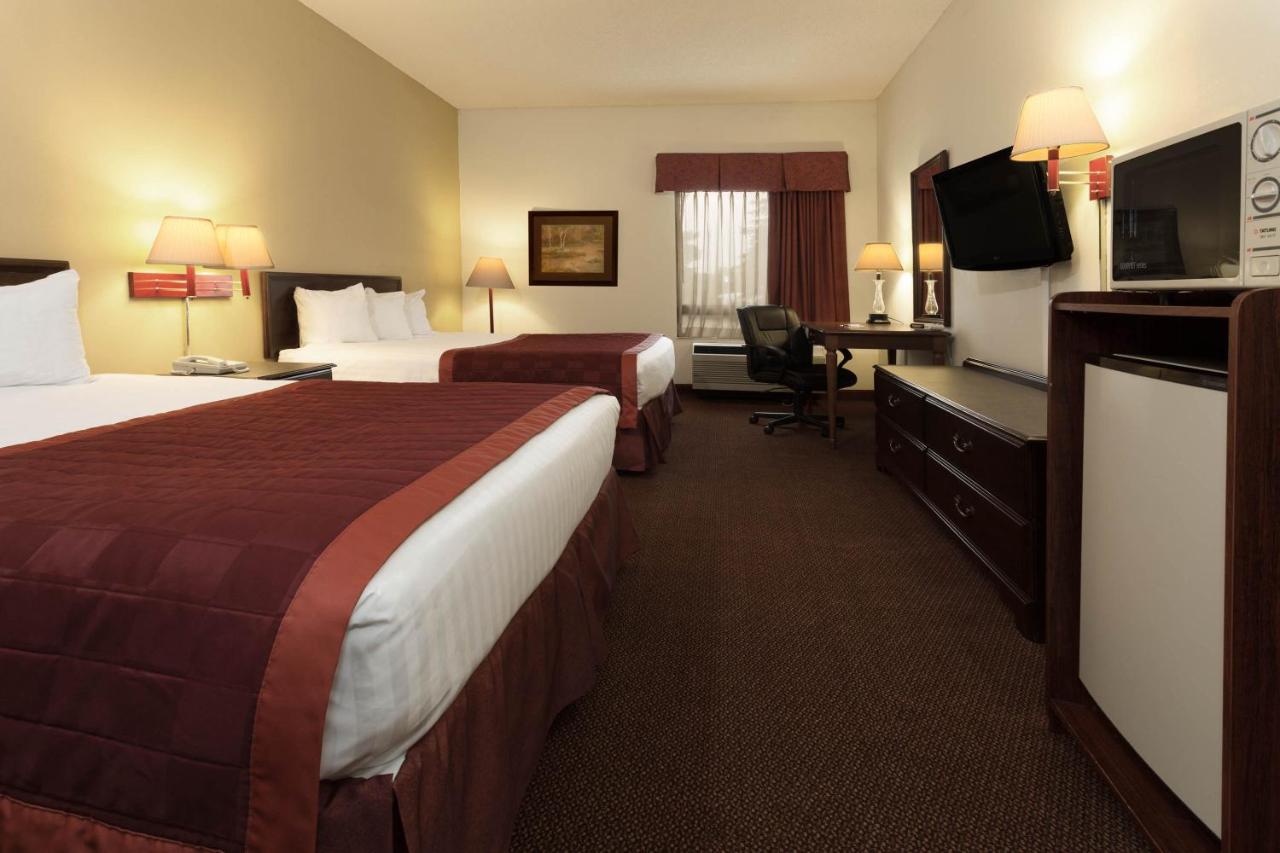 Queen Room with Two Queen Beds - Non-Smoking at Baymont by Wyndham Mason
