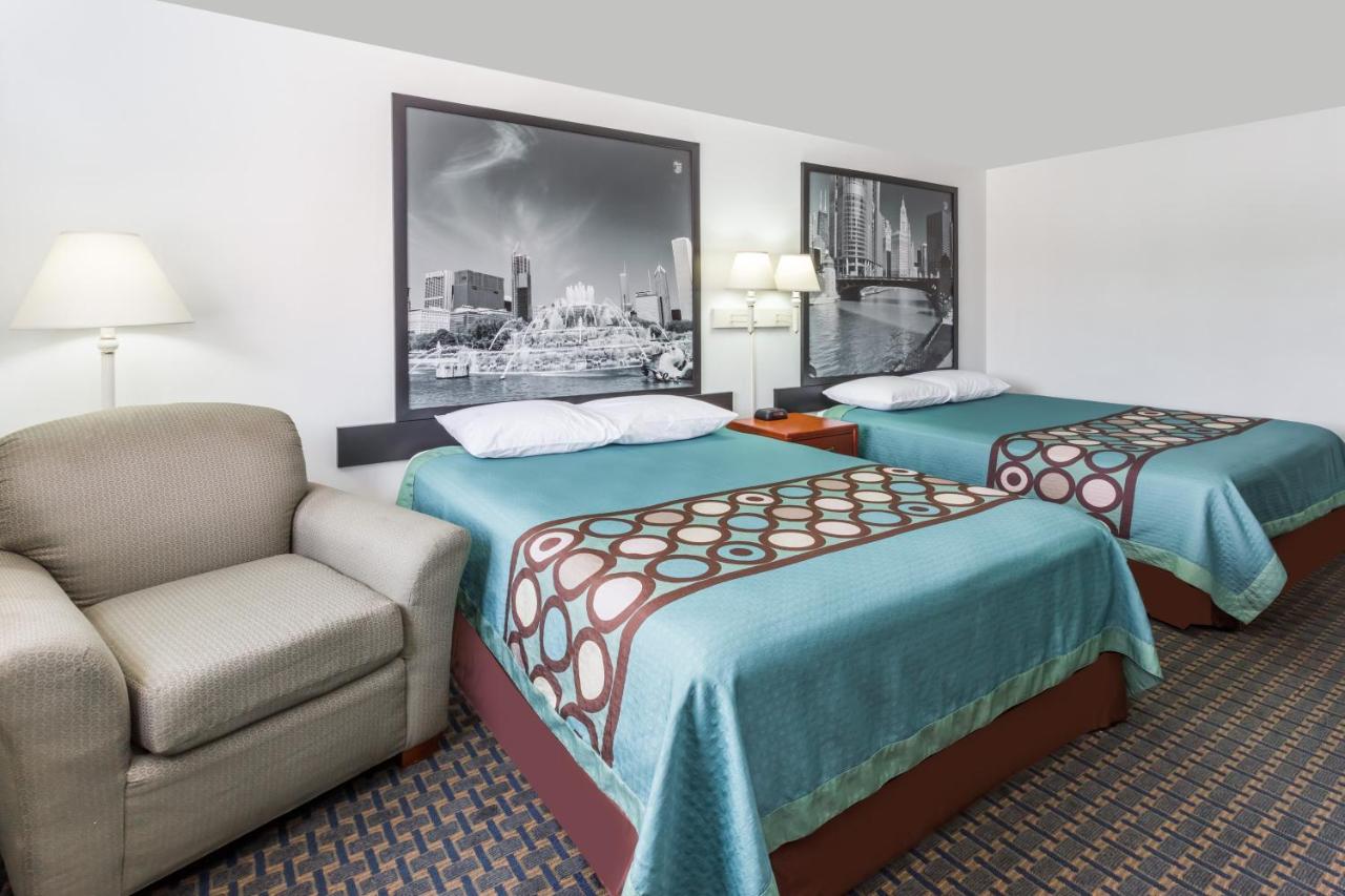| Super 8 by Wyndham Rock Falls Sterling Area