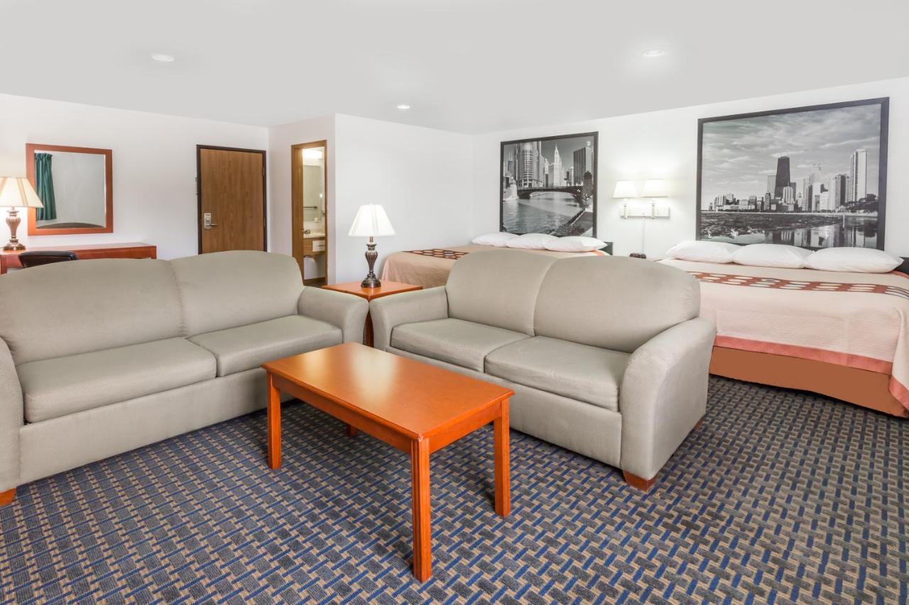 | Super 8 by Wyndham Rock Falls Sterling Area