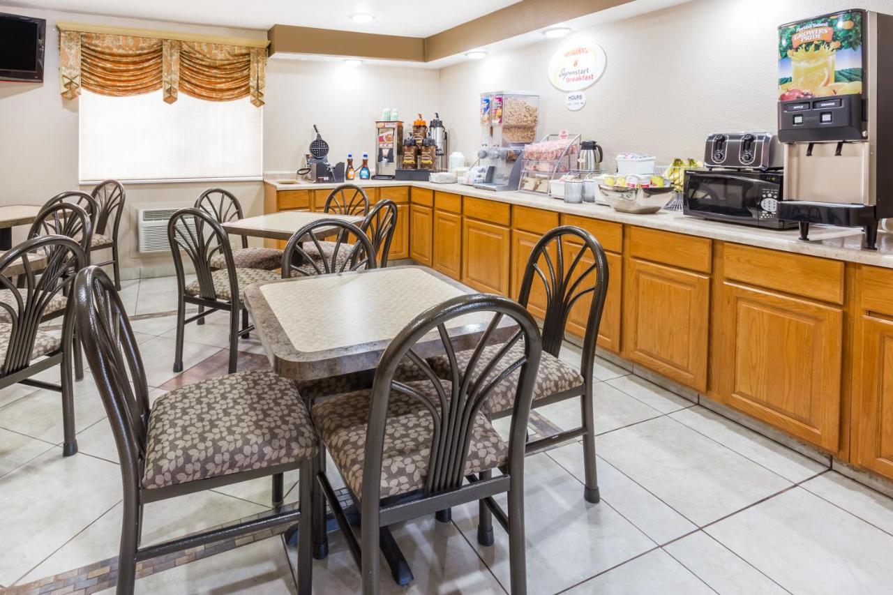 | Super 8 by Wyndham Rock Falls Sterling Area