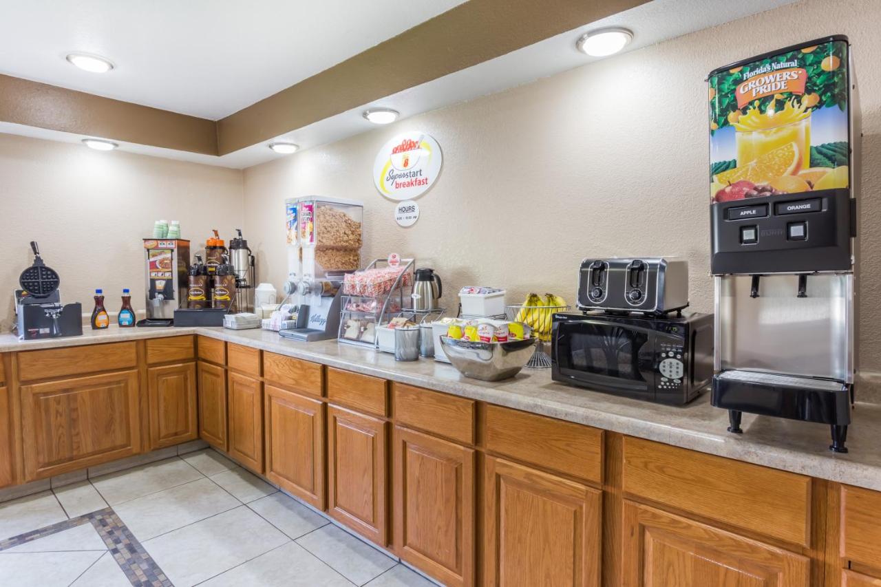 | Super 8 by Wyndham Rock Falls Sterling Area