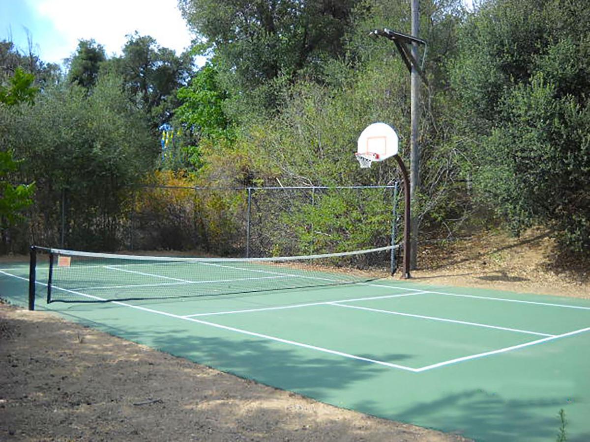 | Oakzanita Springs Camping Resort Cabin 2