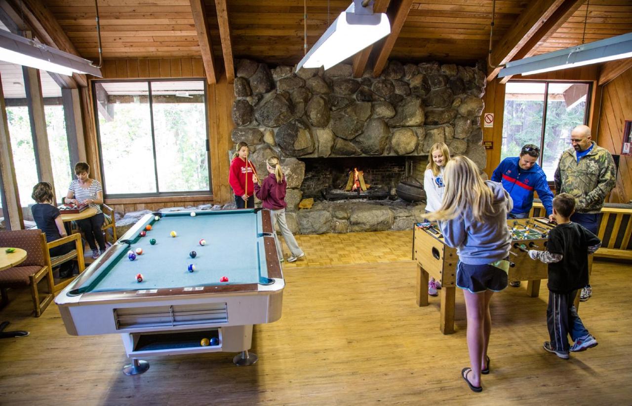 | Snowflower Camping Resort Cabin 3