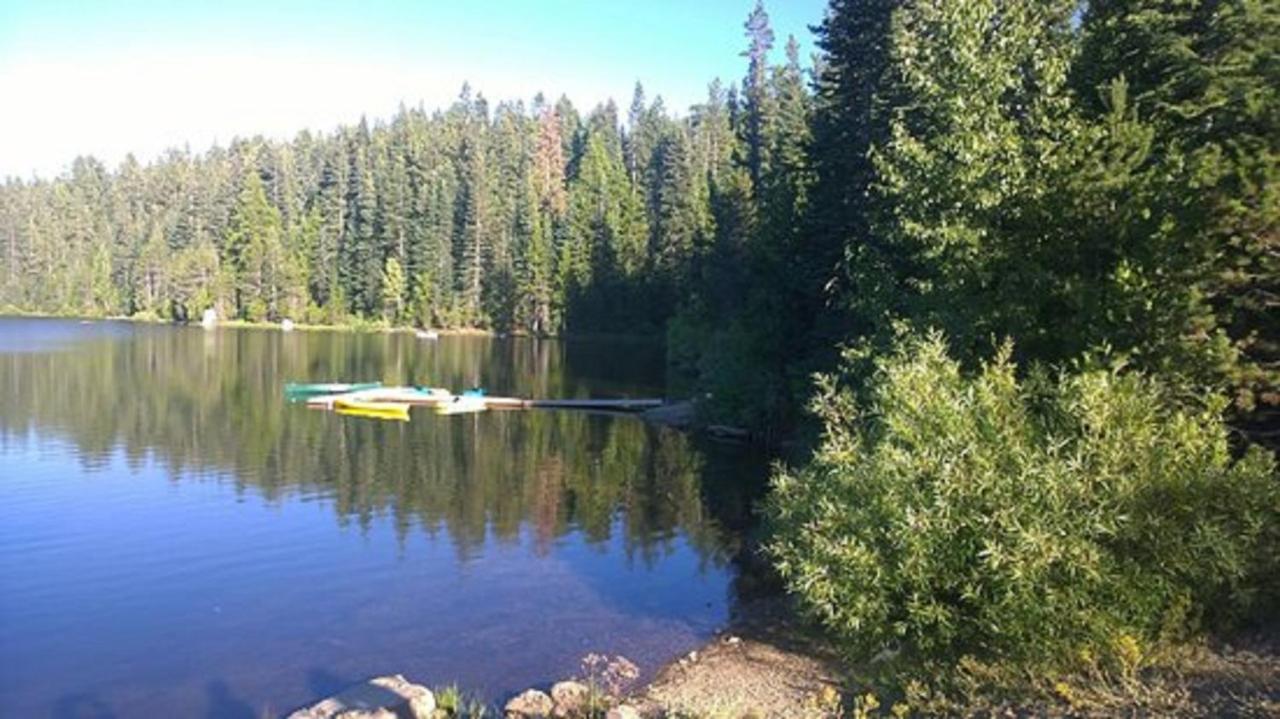 | Snowflower Camping Resort Cabin 3