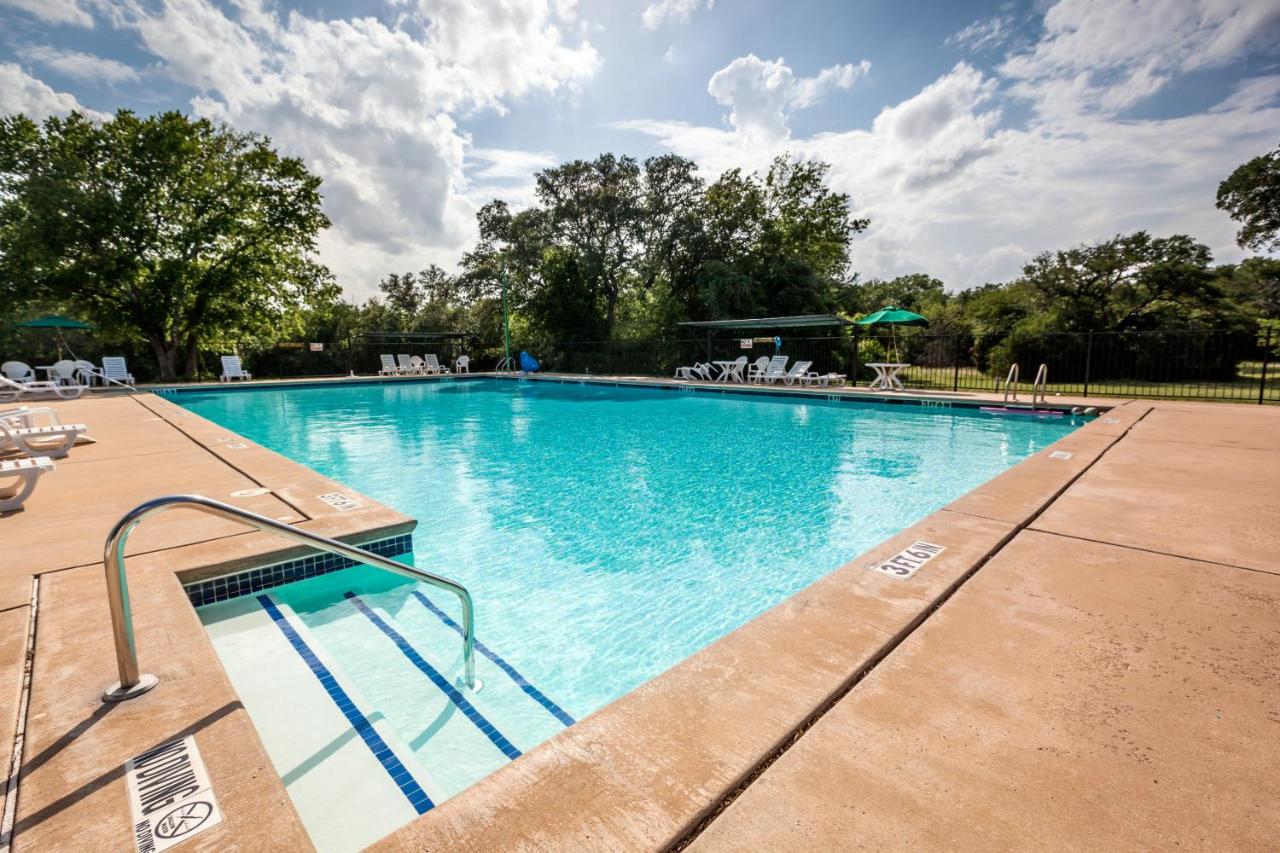 | Lake Whitney Camping Resort Ramp Cabin 4