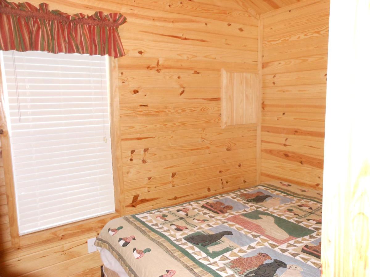  | Oakzanita Springs Camping Resort Cabin 1