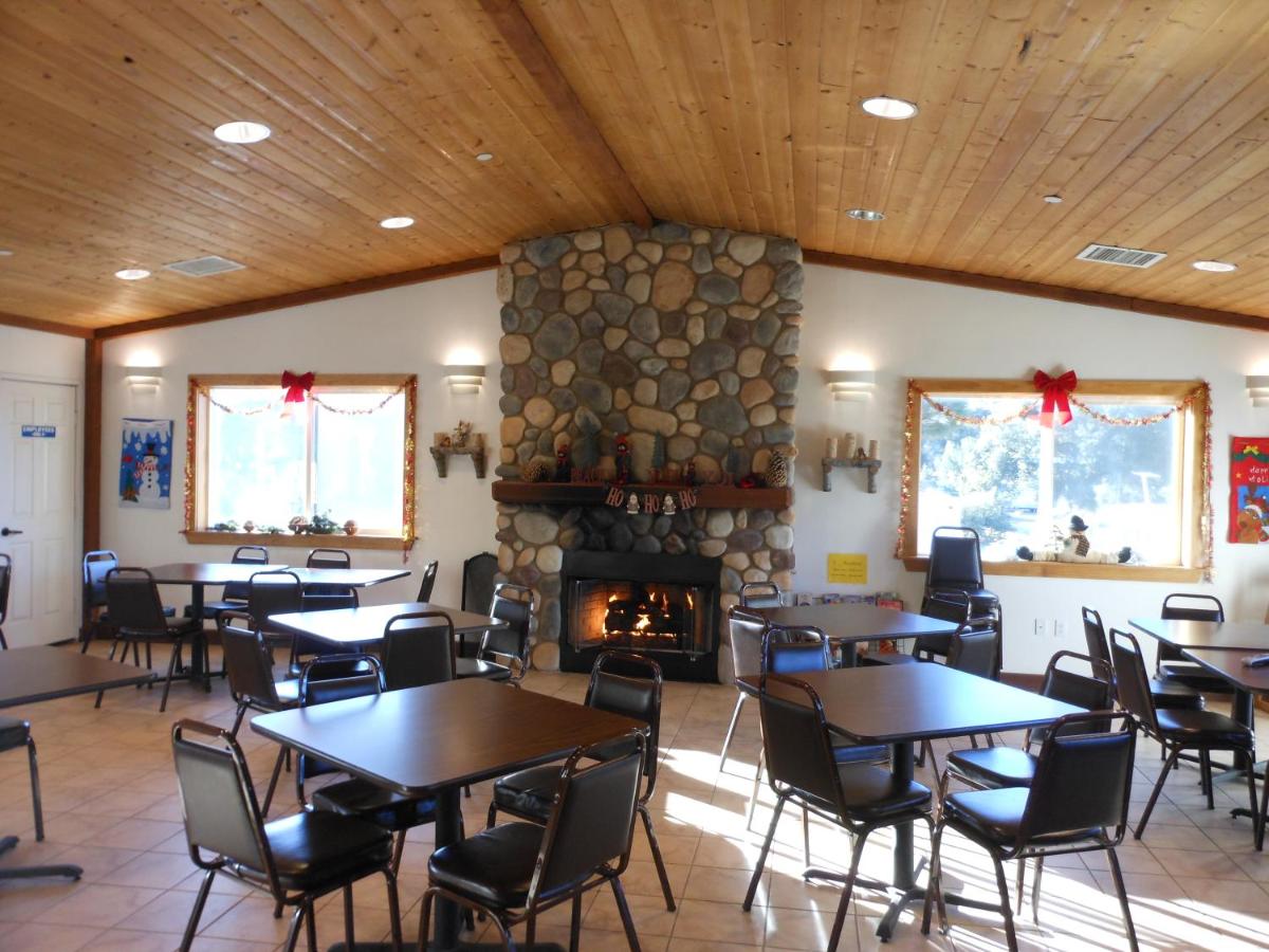 | Oakzanita Springs Camping Resort Cabin 1