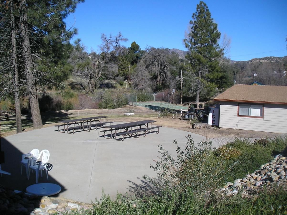 | Oakzanita Springs Camping Resort Cabin 1