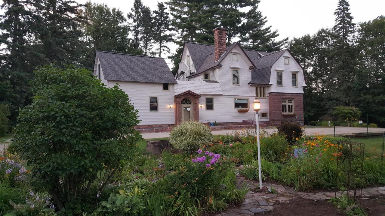 | Pinehurst Inn Bed & Breakfast