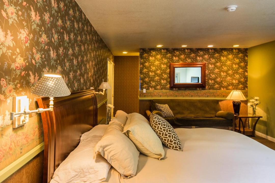 | Trinidad Inn