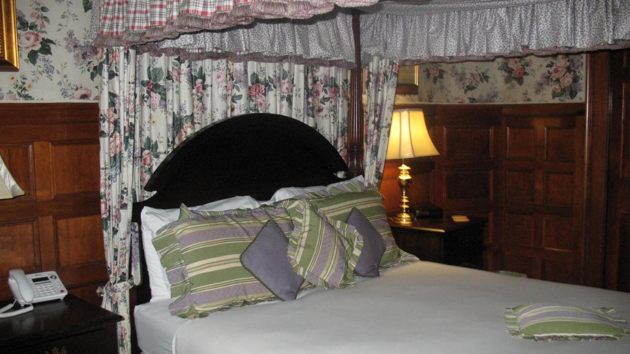  | A Cambridge House Inn