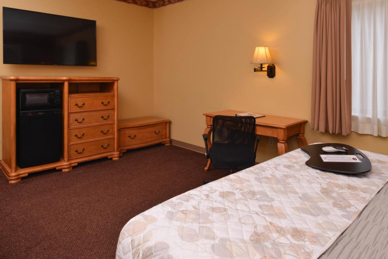 | Country Hearth Inn & Suites Edwardsville