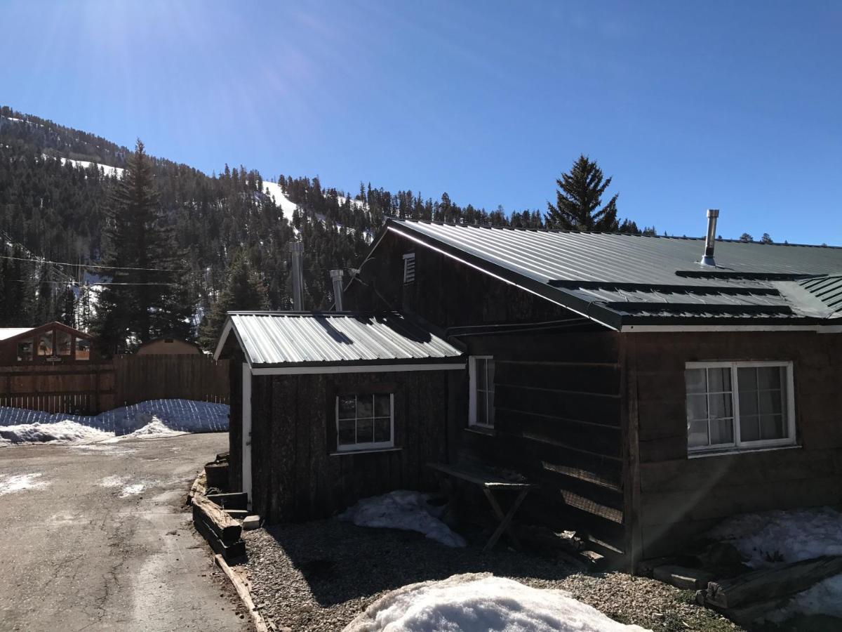 | Deer Lodge