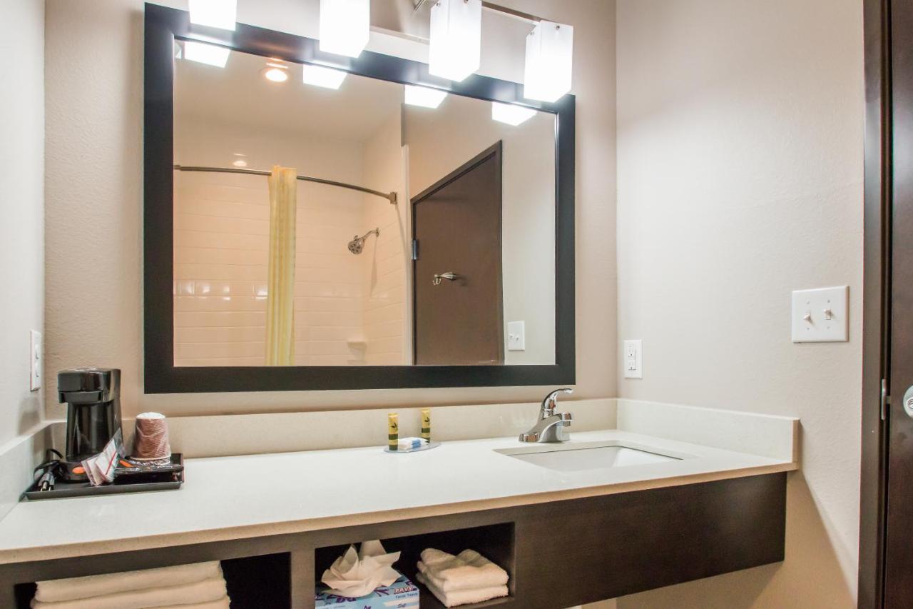 Double Room with Two Queen Beds at Executive Inn Fort Worth West