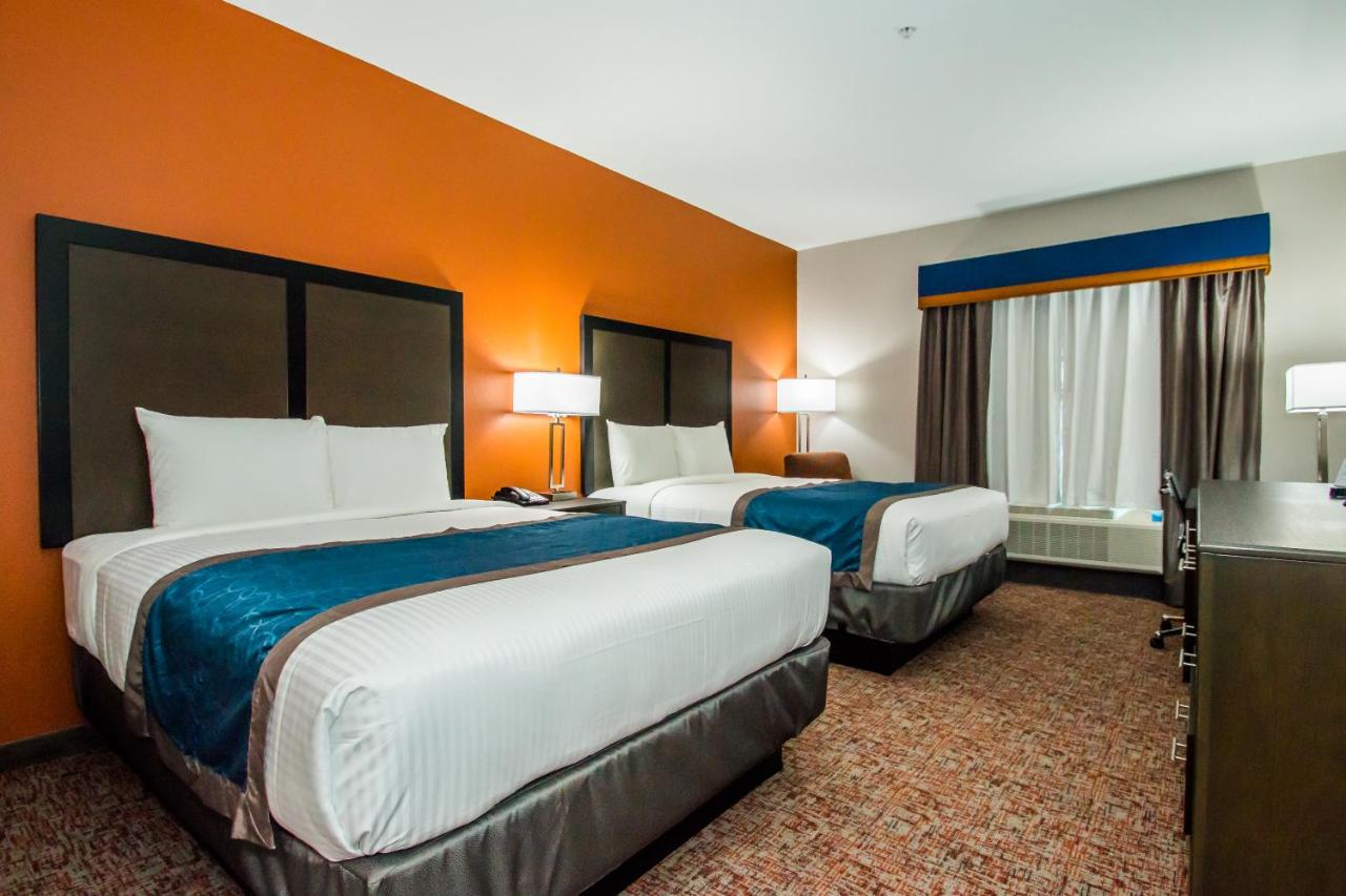 Double Room with Two Queen Beds at Executive Inn Fort Worth West