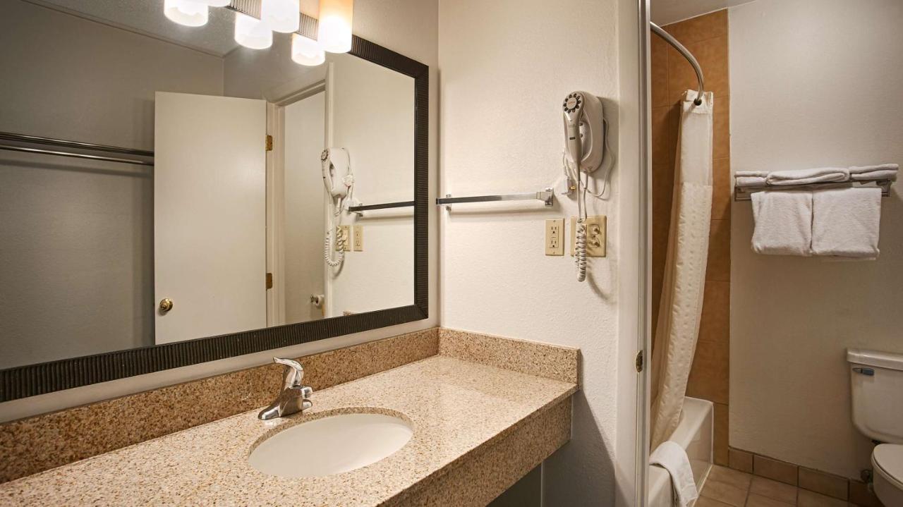 Double Room with Two Double Beds - Non-Smoking at Best Western Alamosa Inn