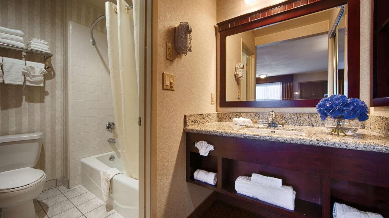 Queen Room with Two Queen Beds - Non-Smoking at Best Western Pasadena Inn