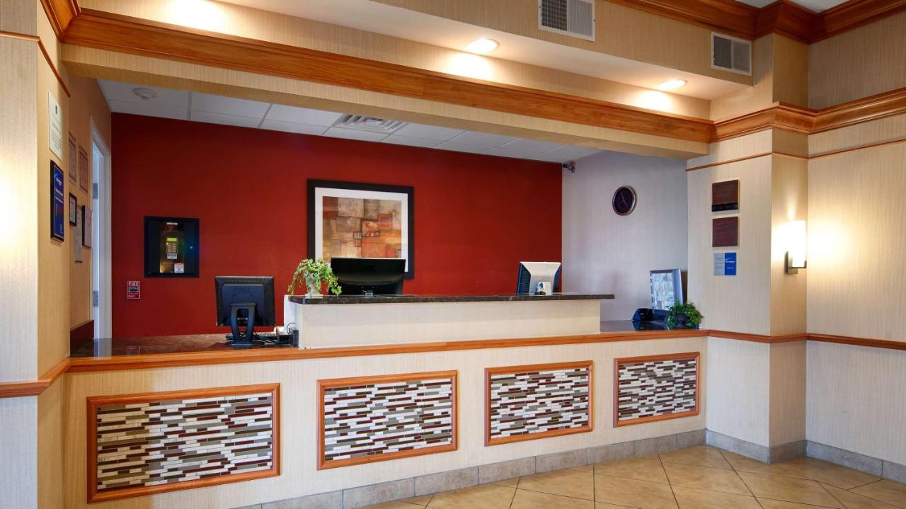 | Best Western Plus Pontoon Beach