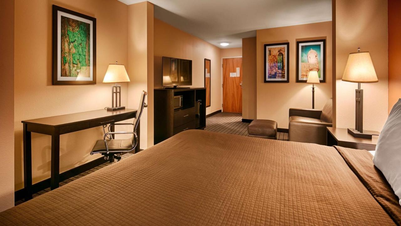 | Best Western Plus Pontoon Beach