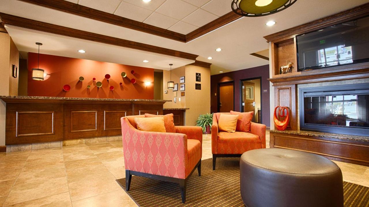 | Best Western Plus Carousel Inn & Suites