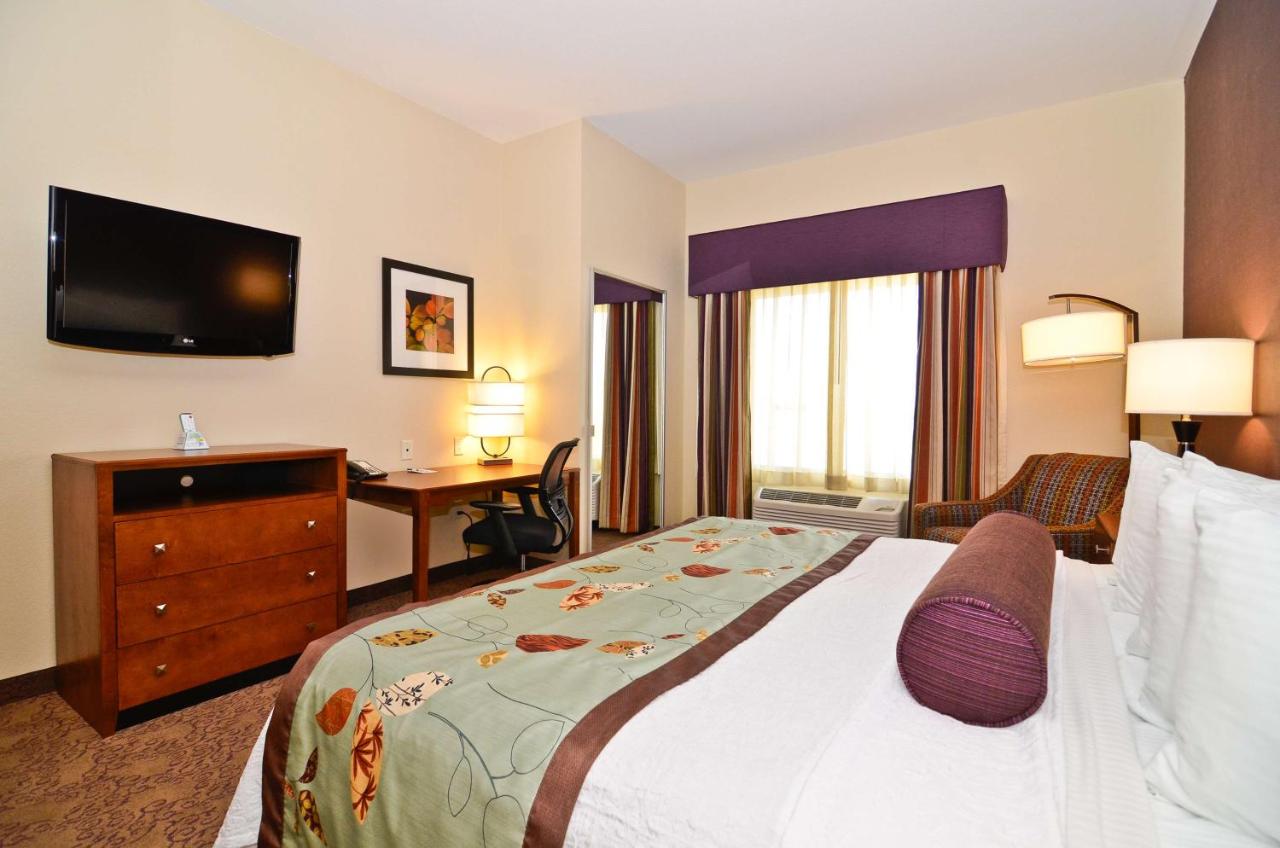 | Best Western Plus Carousel Inn & Suites