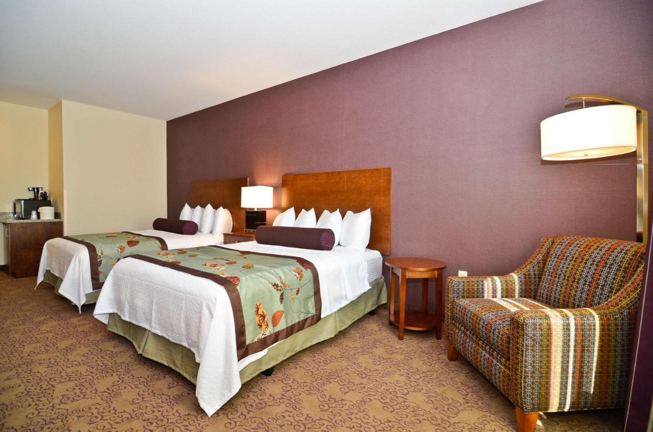| Best Western Plus Carousel Inn & Suites