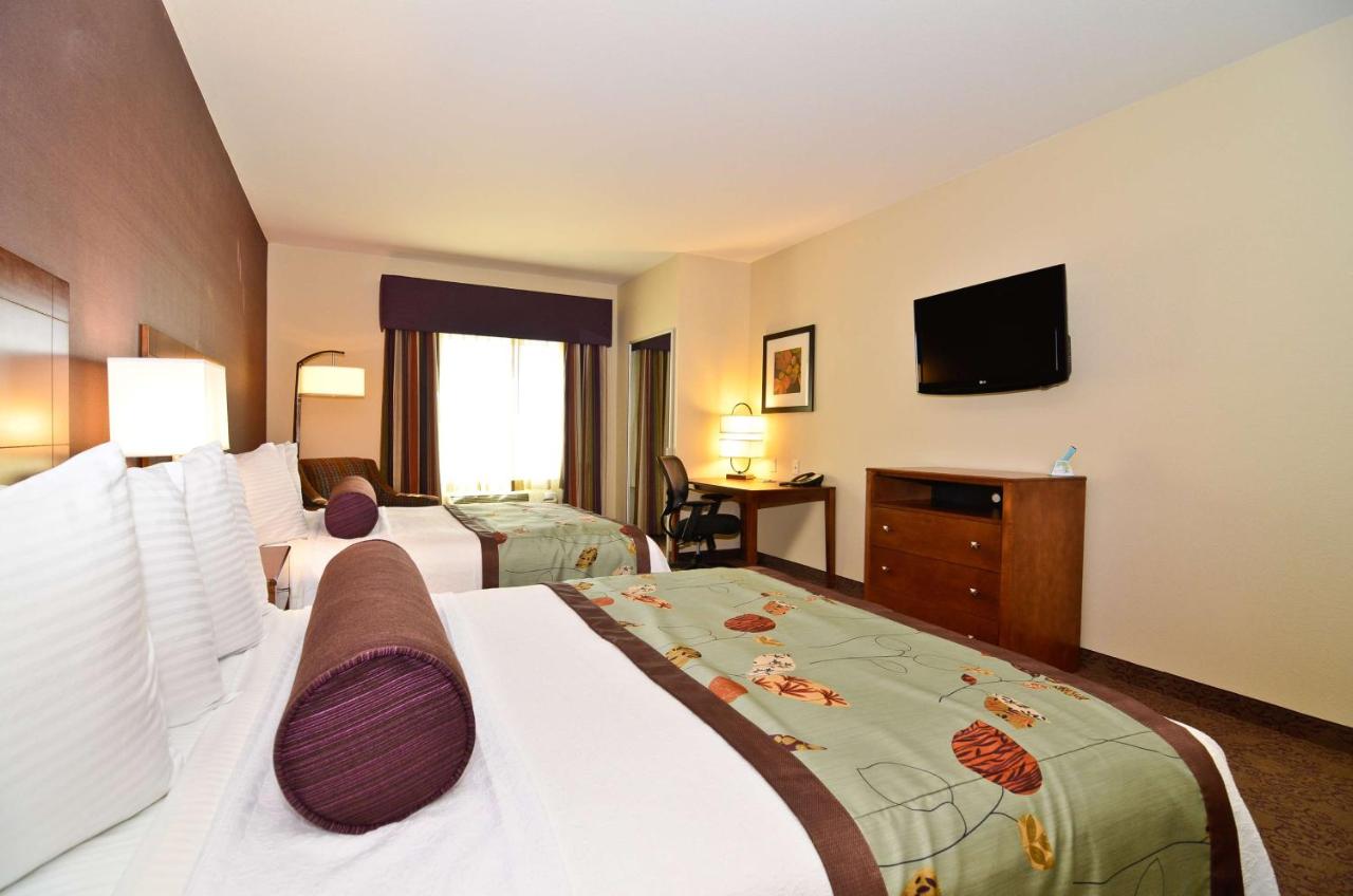 | Best Western Plus Carousel Inn & Suites
