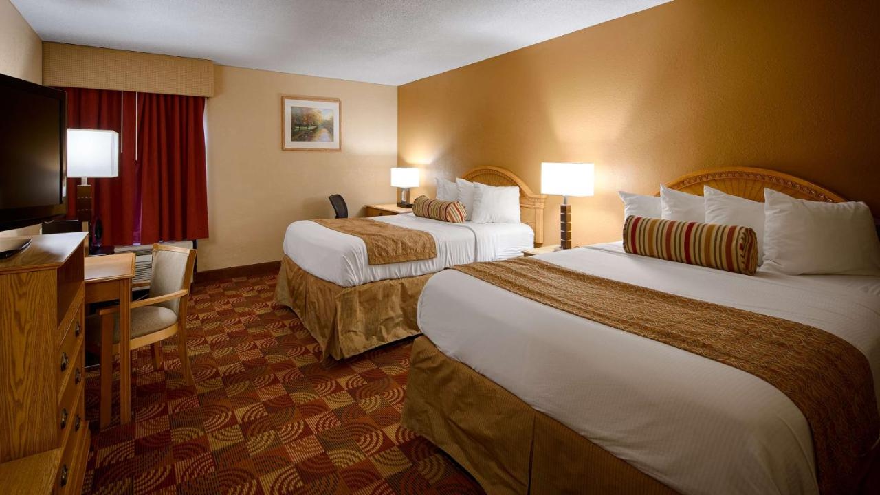 Queen Room with Two Queen Beds - Non-Smoking at Best Western Martinsville Inn