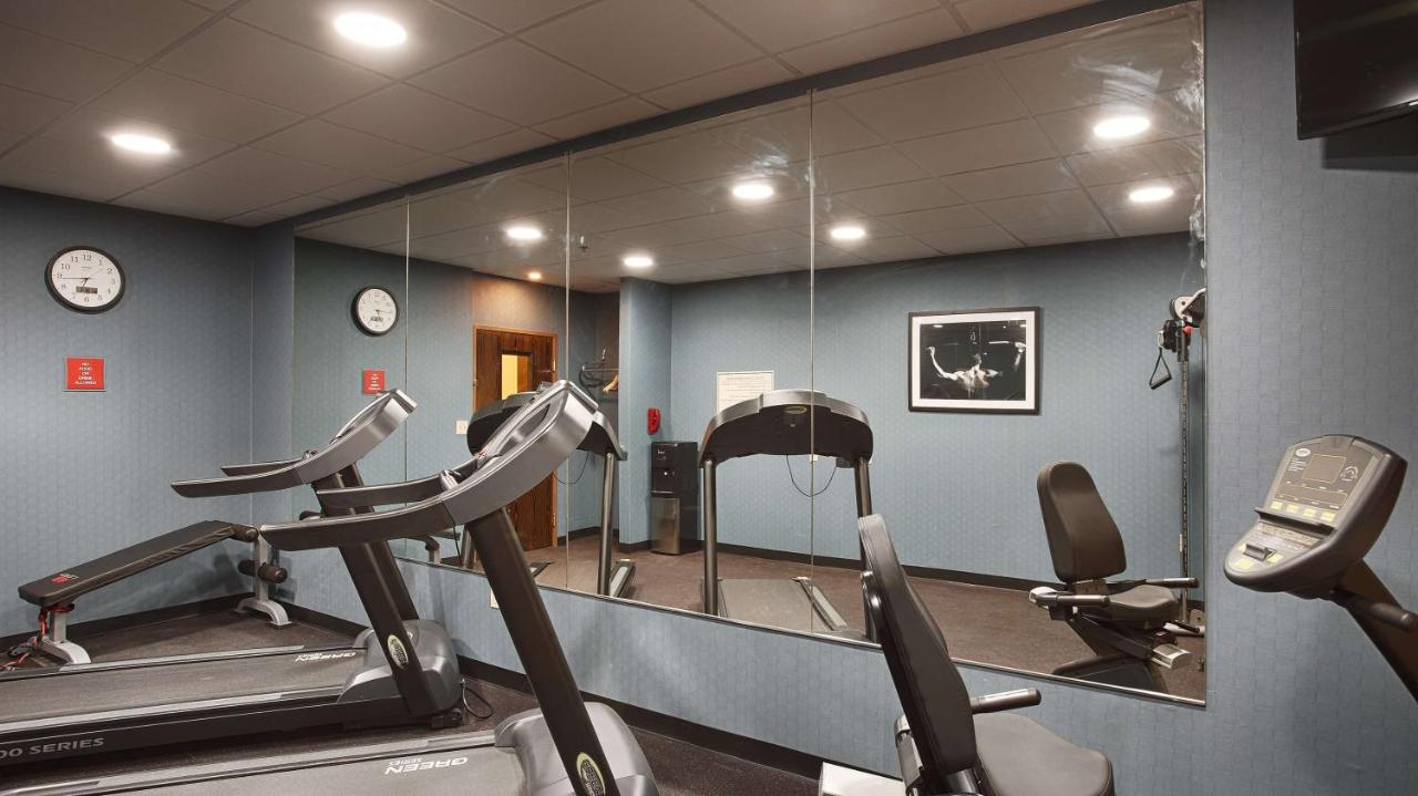 | Days Inn by Wyndham Indiana Benjamin Franklin Highway