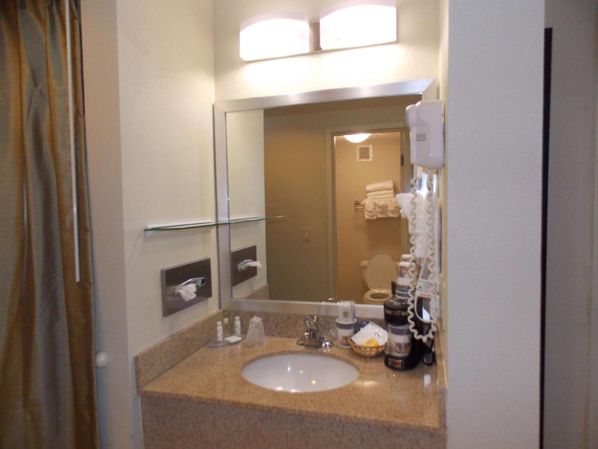 | Best Western Springfield West Inn