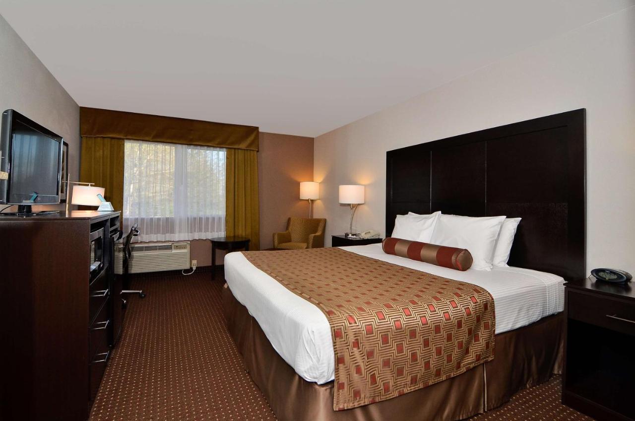 King Room with Sofa Bed - Non-Smoking at Best Western Inn Of Vancouver