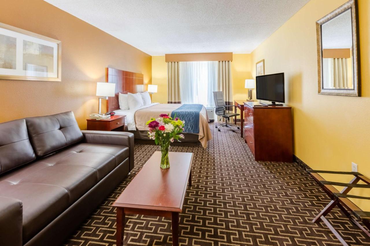 King Suite with Spa Bath - Non Smoking at Best Western Milton Inn