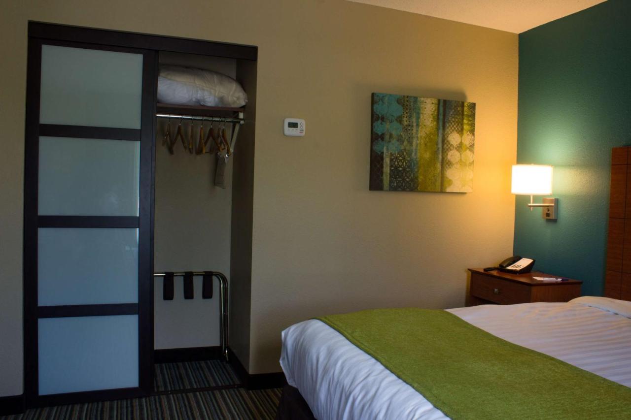 King Suite - Non-Smoking at Best Western Plus Menomonie Inn & Suites