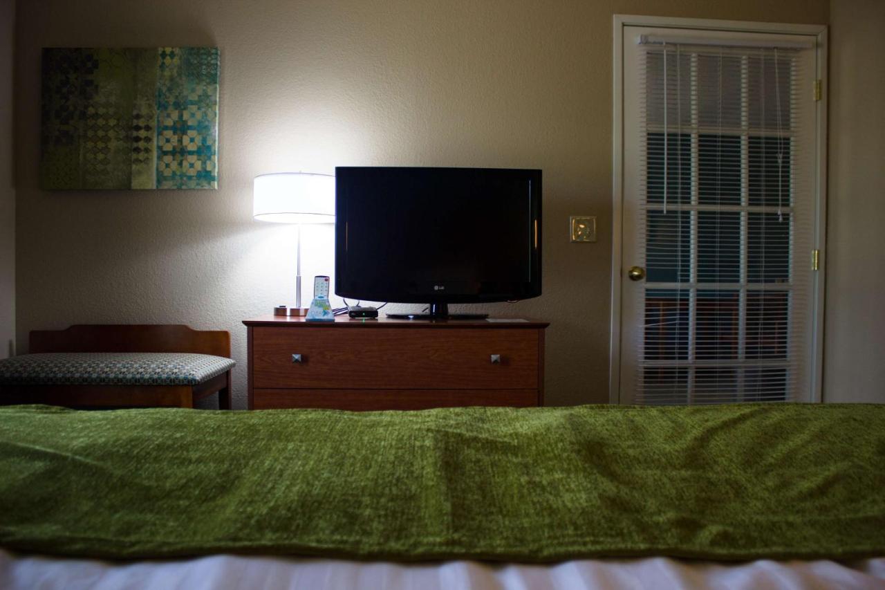 Deluxe King Suite - Non-Smoking at Best Western Plus Menomonie Inn & Suites